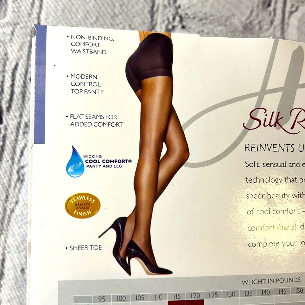 🆕Hanes Silk Reflections Ultra Sheer in Little Color